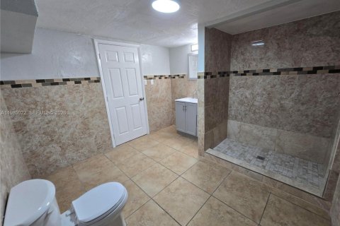 Снять в аренду виллу или дом в Форт-Лодердейл, Флорида 3 спальни, 82.13м2, № 2050841 - фото 18