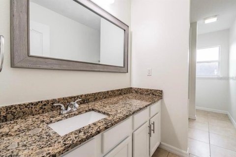 Casa en venta en Plant City, Florida, 4 dormitorios, 263.01 m2 № 1815138 - foto 11