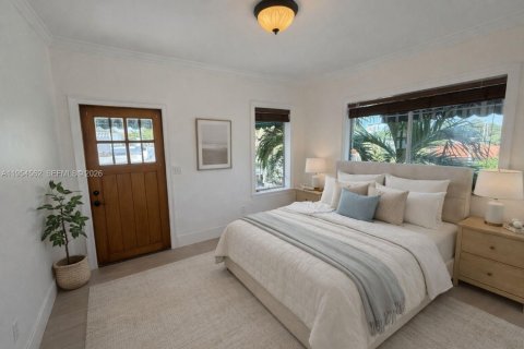 Villa ou maison à louer à Miami, Floride: 4 chambres, 195.09 m2 № 2023889 - photo 4