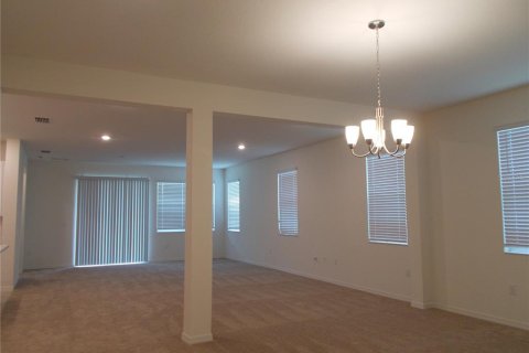 House in Davenport, Florida 4 bedrooms, 218.32 sq.m. № 1879223 - photo 2