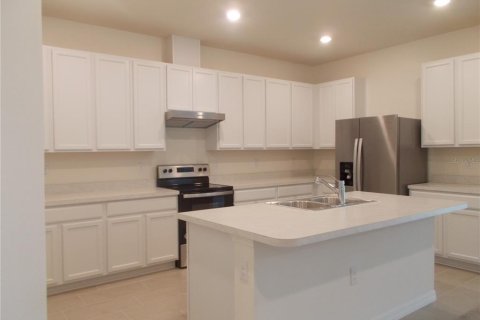 House in Davenport, Florida 4 bedrooms, 218.32 sq.m. № 1879223 - photo 25