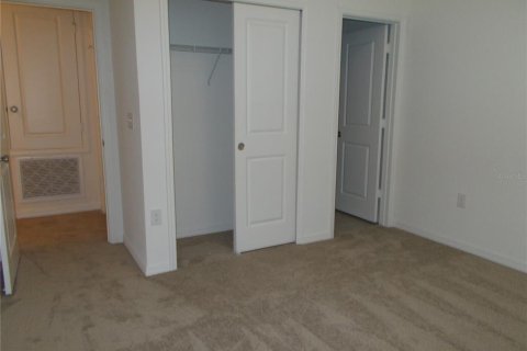 House in Davenport, Florida 4 bedrooms, 218.32 sq.m. № 1879223 - photo 16