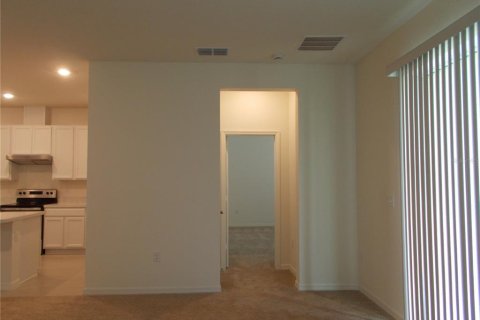 House in Davenport, Florida 4 bedrooms, 218.32 sq.m. № 1879223 - photo 8