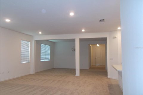 House in Davenport, Florida 4 bedrooms, 218.32 sq.m. № 1879223 - photo 7