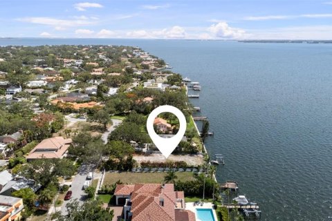 House in Tampa, Florida 6 bedrooms, 687.48 sq.m. № 2127457 - photo 8