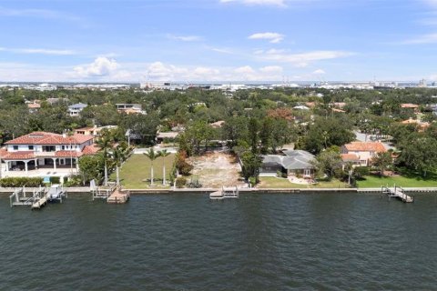 House in Tampa, Florida 6 bedrooms, 687.48 sq.m. № 2127457 - photo 28