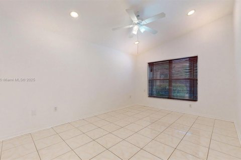 Casa en venta en Homestead, Florida, 3 dormitorios, 138.8 m2 № 1883822 - foto 12