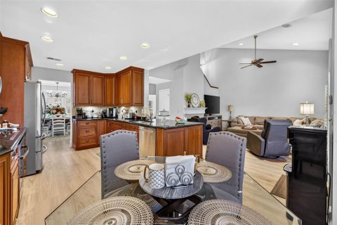 House in Tampa, Florida 4 bedrooms, 220.74 sq.m. № 2312563 - photo 11