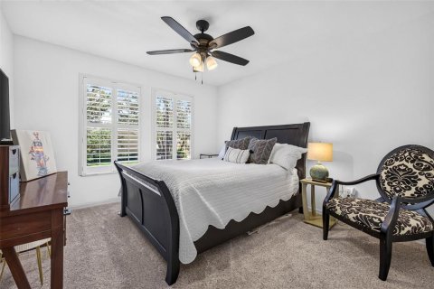 House in Tampa, Florida 4 bedrooms, 220.74 sq.m. № 2312563 - photo 19