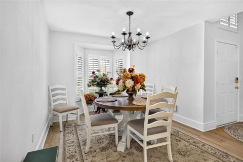 House in Tampa, Florida 4 bedrooms, 220.74 sq.m. № 2312563 - photo 6