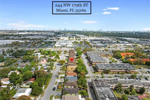 Villa ou maison à vendre à Miami Gardens, Floride: 3 chambres, 118.54 m2 № 1938831 - photo 26