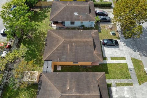 Villa ou maison à vendre à Miami Gardens, Floride: 3 chambres, 118.54 m2 № 1938831 - photo 25