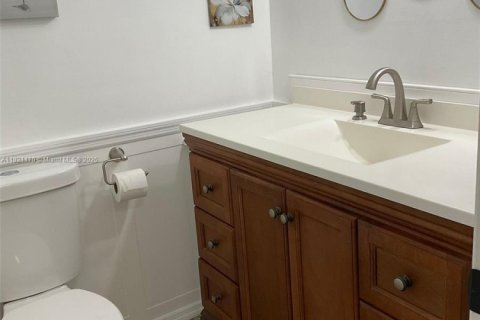 Condominio en venta en Lauderhill, Florida, 1 dormitorio, 86.21 m2 № 1975586 - foto 6