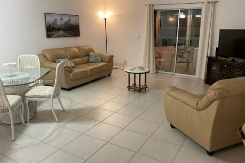 Condominio en venta en Lauderhill, Florida, 1 dormitorio, 86.21 m2 № 1975586 - foto 5