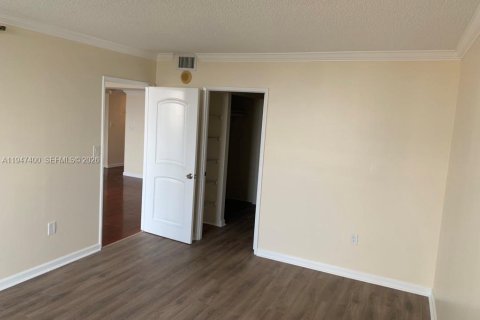 Снять в аренду кондоминиум в Авентура, Флорида 2 спальни, 96.43м2, № 2003539 - фото 6