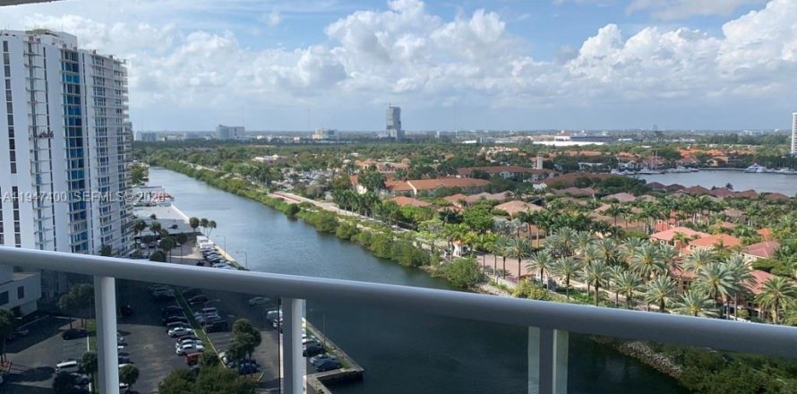 Кондоминиум с 2 спальнями в Авентура, Флорида № 2003539