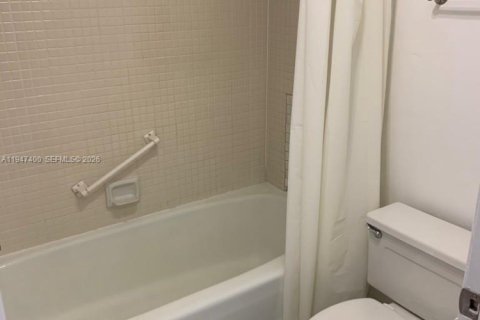 Снять в аренду кондоминиум в Авентура, Флорида 2 спальни, 96.43м2, № 2003539 - фото 12