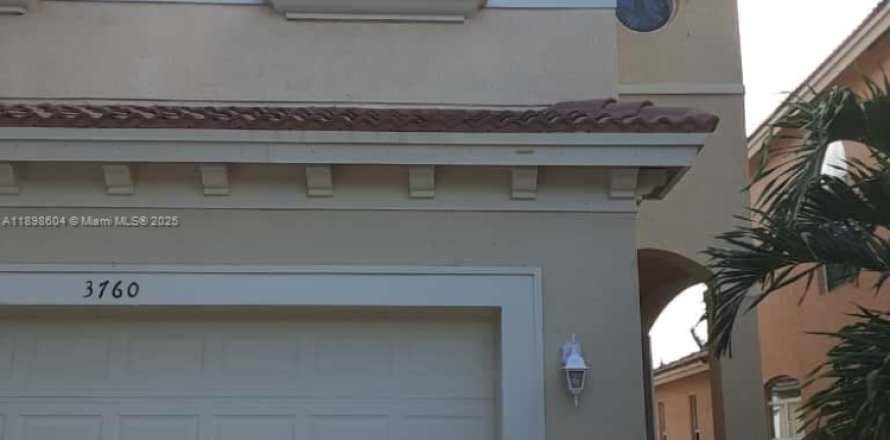 Casa en Homestead, Florida 5 dormitorios, 192.31 m2 № 1952583