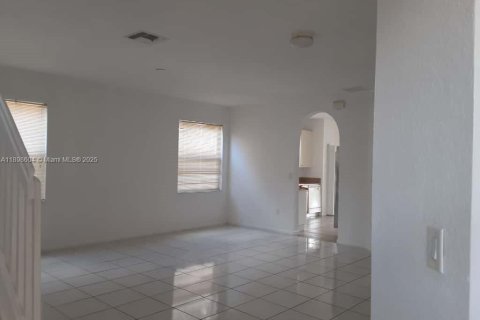 Casa en venta en Homestead, Florida, 5 dormitorios, 192.31 m2 № 1952583 - foto 4