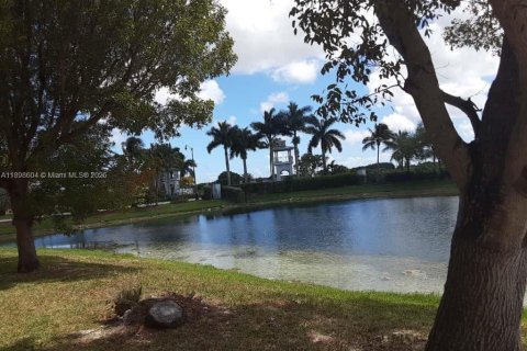 Casa en venta en Homestead, Florida, 5 dormitorios, 192.31 m2 № 1952583 - foto 9