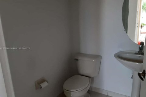 Casa en venta en Homestead, Florida, 5 dormitorios, 192.31 m2 № 1952583 - foto 17