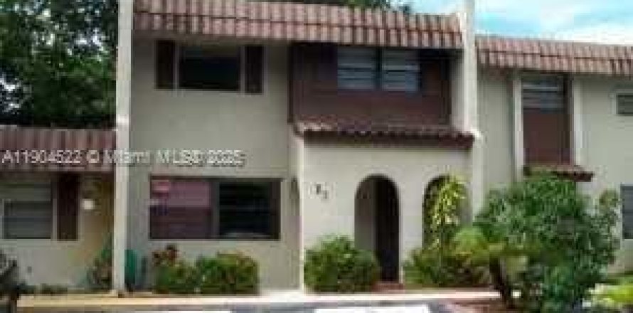 Condominio en Davie, Florida, 3 dormitorios № 1954920