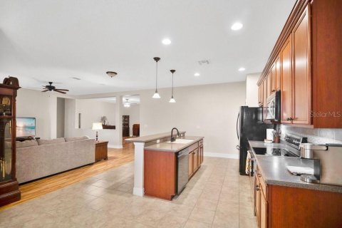 Casa en venta en Apopka, Florida, 3 dormitorios, 209.59 m2 № 1919511 - foto 7