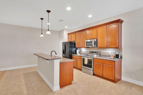 Casa en venta en Apopka, Florida, 3 dormitorios, 209.59 m2 № 1919511 - foto 8