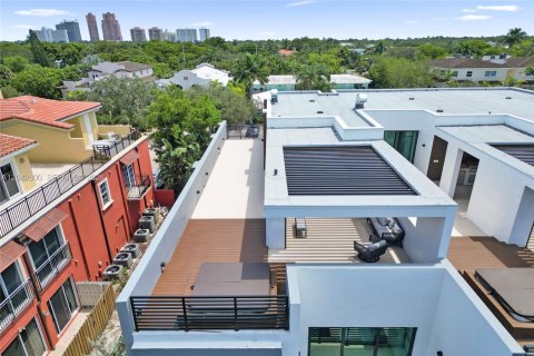 Villa ou maison à louer à Fort Lauderdale, Floride: 5 chambres, 324.79 m2 № 2243364 - photo 9