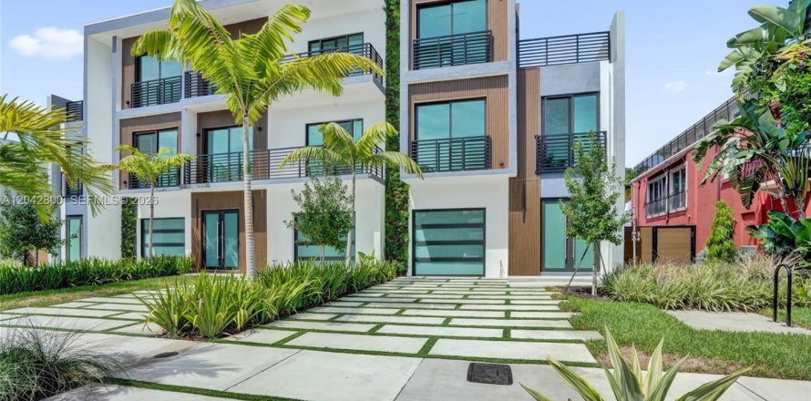 Villa ou maison à Fort Lauderdale, Floride 5 chambres, 324.79 m2 № 2243364