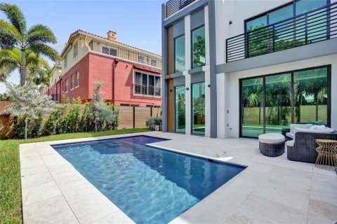 Villa ou maison à louer à Fort Lauderdale, Floride: 5 chambres, 324.79 m2 № 2243364 - photo 4