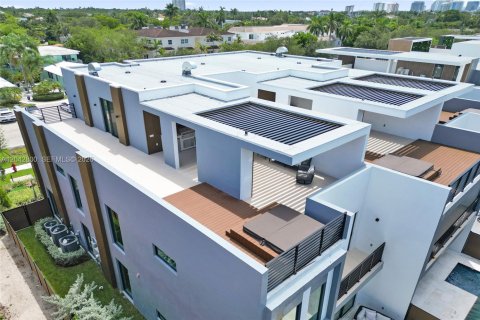 Villa ou maison à louer à Fort Lauderdale, Floride: 5 chambres, 324.79 m2 № 2243364 - photo 10