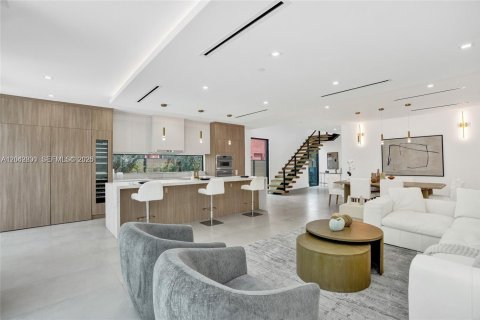 Villa ou maison à louer à Fort Lauderdale, Floride: 5 chambres, 324.79 m2 № 2243364 - photo 14