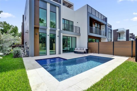 Villa ou maison à louer à Fort Lauderdale, Floride: 5 chambres, 324.79 m2 № 2243364 - photo 3