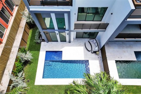 Villa ou maison à louer à Fort Lauderdale, Floride: 5 chambres, 324.79 m2 № 2243364 - photo 12