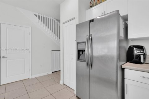 Купить таунхаус в Хомстед, Флорида 3 спальни, 129.41м2, № 2155133 - фото 12