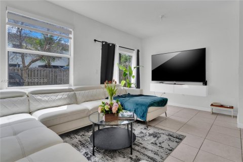 Купить таунхаус в Хомстед, Флорида 3 спальни, 129.41м2, № 2155133 - фото 15