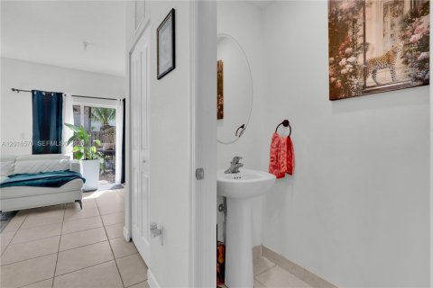 Купить таунхаус в Хомстед, Флорида 3 спальни, 129.41м2, № 2155133 - фото 7