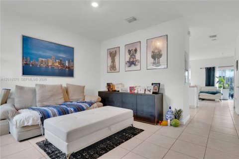 Купить таунхаус в Хомстед, Флорида 3 спальни, 129.41м2, № 2155133 - фото 6