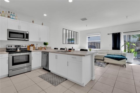 Купить таунхаус в Хомстед, Флорида 3 спальни, 129.41м2, № 2155133 - фото 11
