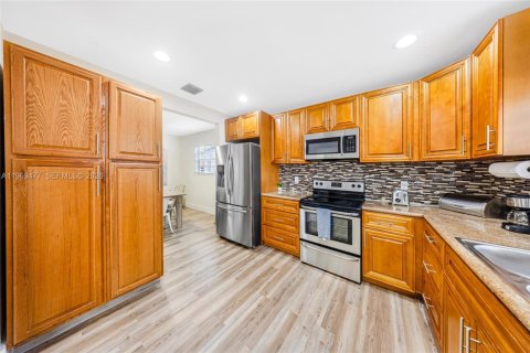 Casa en venta en Miramar, Florida, 3 dormitorios, 141.58 m2 № 2030229 - foto 24