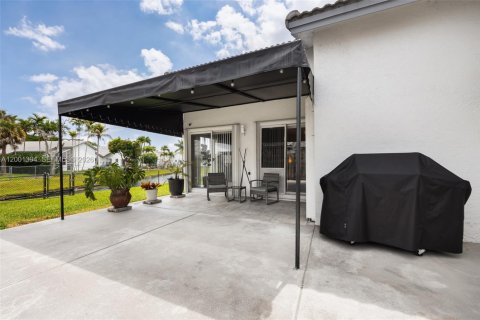 Снять в аренду виллу или дом в Дейви, Флорида 3 спальни, 119.01м2, № 2066412 - фото 14