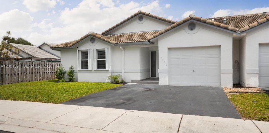 Дом в Дейви, Флорида 3 спальни, 119.01м2 № 2066412