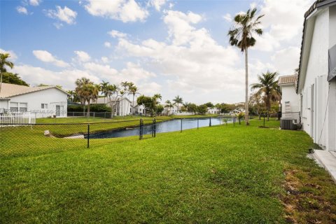 Снять в аренду виллу или дом в Дейви, Флорида 3 спальни, 119.01м2, № 2066412 - фото 16