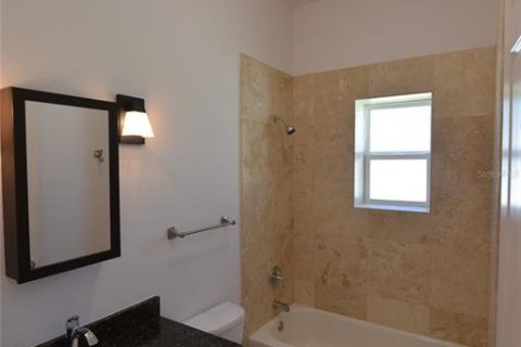 House in Dunedin, Florida 3 bedrooms, 141.21 sq.m. № 1902726 - photo 5