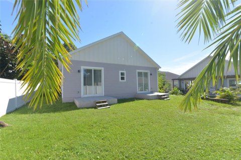 House in Dunedin, Florida 3 bedrooms, 141.21 sq.m. № 1902726 - photo 8
