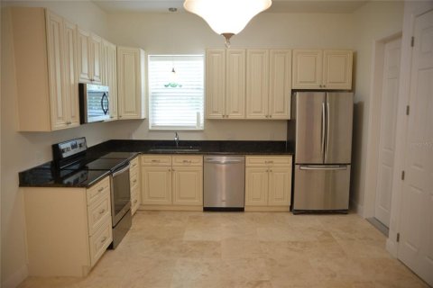 House in Dunedin, Florida 3 bedrooms, 141.21 sq.m. № 1902726 - photo 2