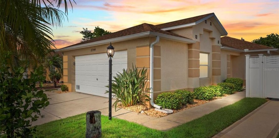 Casa en The Villages, Florida 2 dormitorios, 111.11 m2 № 1777073