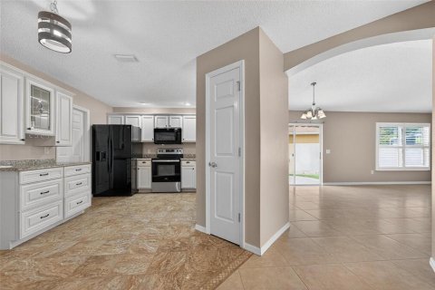 Casa en venta en The Villages, Florida, 2 dormitorios, 111.11 m2 № 1777073 - foto 9