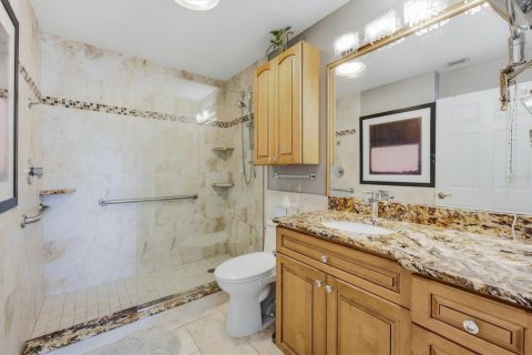 Copropriété à vendre à Sarasota, Floride: 2 chambres, 130.06 m2 № 2395638 - photo 17